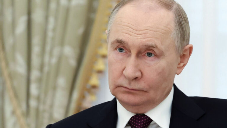 Τζον Χίλι: Το «κρυφό χέρι» του Πούτιν ίσως βρίσκεται πίσω από τις στρατιωτικές μεθόδους του Ιράν