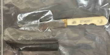 Άγιος Δημήτριος: Φωτογραφία από το μαχαίρι του εγκλήματος έδωσε στη δημοσιότητα η αστυνομία