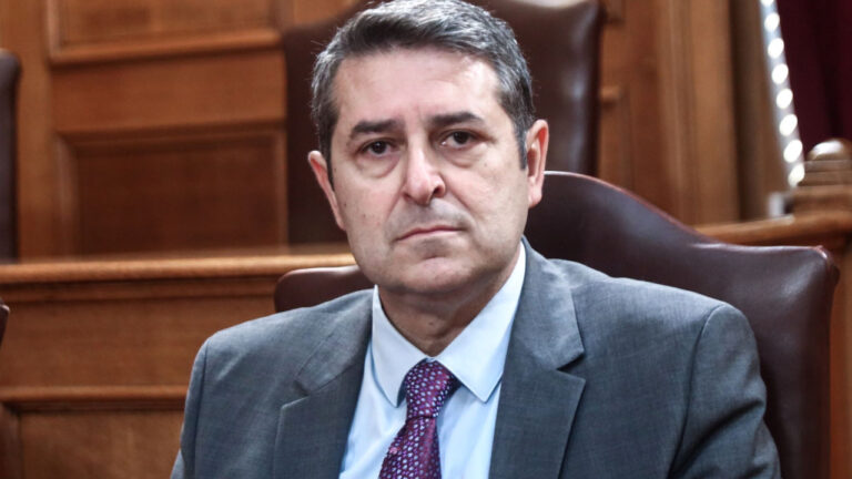 Αγωνία στον «Ευαγγελισμό» για τον Γιώργο Μυλωνάκη - Πλήθος κυβερνητικών στελεχών στο πλευρό του