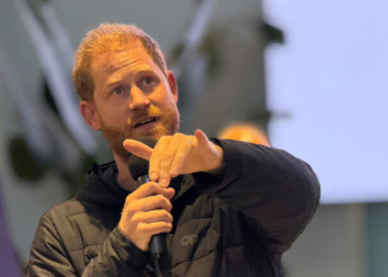 Αιφνιδιαστική επίσκεψη του πρίγκιπα Χάρι στο Κίεβο - Έκκληση να μην ξεχαστεί η Ουκρανία