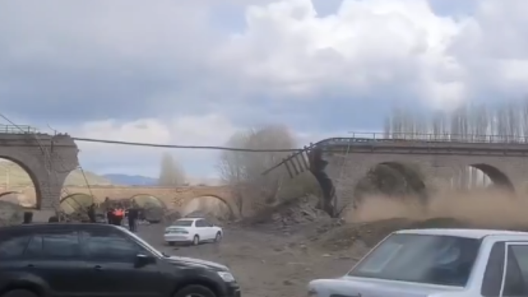 Ανεξέλεγκτη κλιμάκωση: 50 πλήγματα των ΗΠΑ στο Χαργκ - Στο στόχαστρο οι ενεργειακές υποδομές του Ιράν 