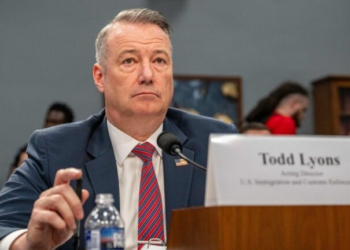 Αποχωρεί ο διευθυντής της αστυνομίας μετανάστευσης των ΗΠΑ