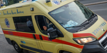 Απορριμματοφόρο μάζεψε άνδρα που κοιμόταν σε κάδο στη Θεσσαλονίκη