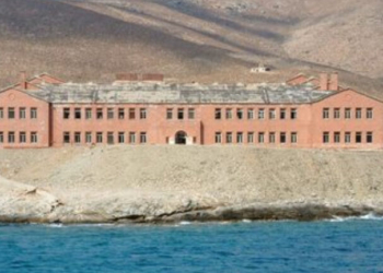 Ασπίδα περιβαλλοντικής προστασίας για τη Γυάρο με την υπογραφή του προεδρικού διατάγματος