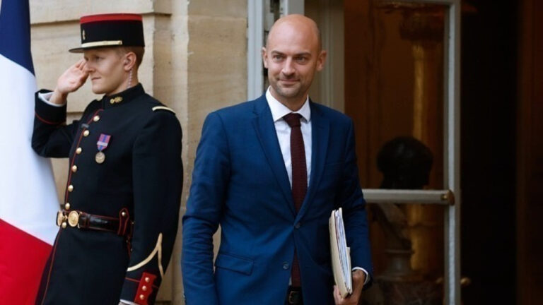 Μπαρό: «Το Ιράν πρέπει να κάνει μεγάλες παραχωρήσεις για να τελειώσει ο πόλεμος»