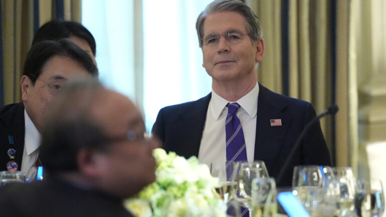 Μπέσεντ: «Η παγκόσμια οικονομία θα ορθοποδήσει, παρά τις προκλήσεις που γεννά η κρίση στη Μέση Ανατολή»