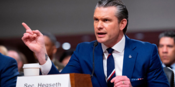 Χέγκσεθ: Ο πόλεμος με το Ιράν μπορεί να συνεχιστεί παρά το νομικό όριο των 60 ημερών