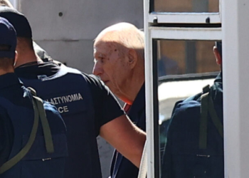 «Δεν ήθελα να σκοτώσω κανέναν, ήθελα μόνο να κάνω ντόρο»: Τι είπε ο 89χρονος στους αστυνομικούς