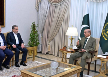 Διαδοχικά ταξίδια Αραγτσί: Από το Ομάν στο Ισλαμαμπάντ και μετά στη Μόσχα