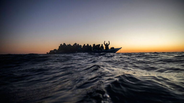 Διασώσεις δεκάδων μεταναστών στην Κρήτη: Συνελήφθησαν δύο διακινητές