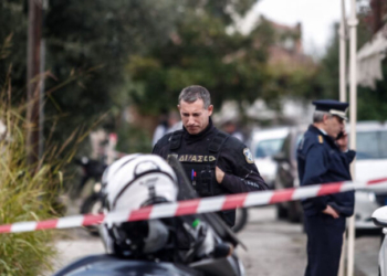 Διευθύντρια σχολείου νεκρή έπειτα από πτώση από ταράτσα πολυκατοικίας στον Κολωνό