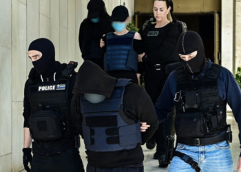 Δίωξη για υπόθαλψη εγκληματία στον 18χρονο και τις κοπέλες για τη δολοφονία στον Άγιο Δημήτριο - Τι ισχυρίζεται η 20χρονη