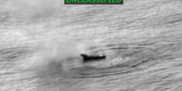 Δύο νεκροί από αμερικανικό πλήγμα σε σκάφος στον ανατολικό Ειρηνικό ύποπτο για διακίνηση ναρκωτικών - Δείτε βίντεο