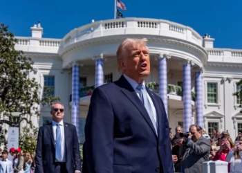 «Έχει άνοια;»- Δημοκρατικοί και υπερσυντηρητικοί διερωτώνται για την υγεία του Τραμπ μετά τις ακραίες δηλώσεις