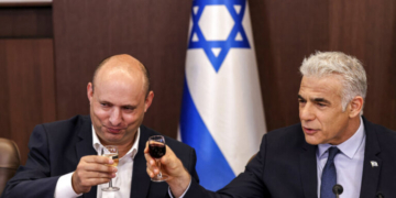 Εκλογές στο Ισραήλ: Μέτωπο Μπέντετ-Λαπίντ απέναντι στον Νετανιάχου - Κατεβαίνουν με κοινή λίστα