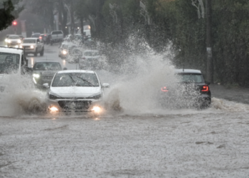 Έκτακτες κυκλοφοριακές ρυθμίσεις σε περιοχές της Αττικής λόγω των έντονων καιρικών φαινομένων
