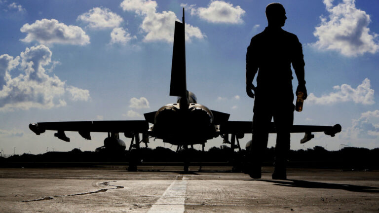 Ενισχύεται η στρατιωτική παρουσία της Βρετανίας στη Μέση Ανατολή