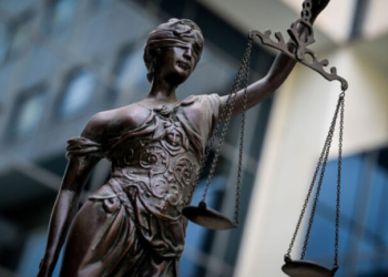 Ένωση Δικαστών και Εισαγγελέων κατά Κωνσταντοπούλου: Πόση υπομονή ακόμα;