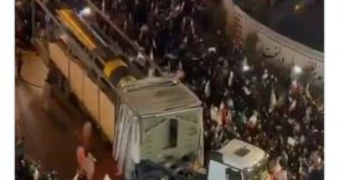 Επίδειξη ισχύος από το Ιράν: Παρουσίασε βαλλιστικό πύραυλο Khorramshahr 4 - Δείτε βίντεο