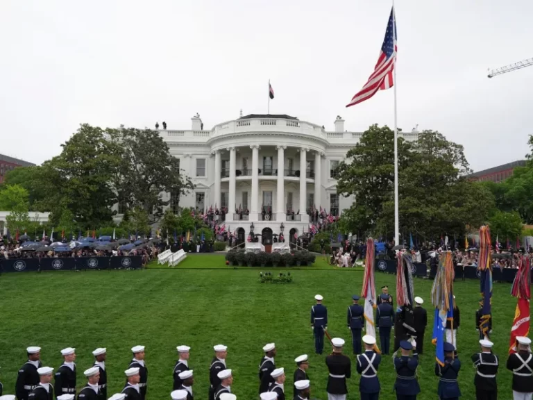 Επίσκεψη του βασιλικού ζεύγους της Βρετανίας στις ΗΠΑ - Το πάρτι τσαγιού και τα κρίσιμα ζητήματα