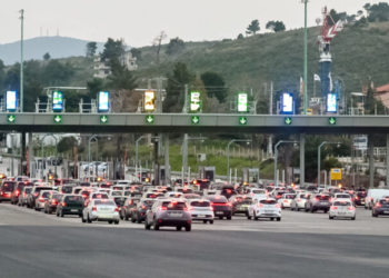 Επιστροφή εκδρομέων Πάσχα: Στο «κόκκινο» η κίνηση σε δρόμους, διόδια και λιμάνια