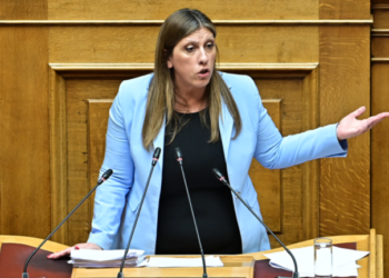 Επιθεωρητές εργασίας κατέληξαν στο Α.Τ. Ομονοίας μετά από καταγγελία της Ζ. Κωνσταντοπούλου - Συνελήφθη ο ένας