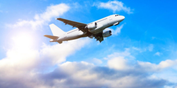 Ευρωπαίος επίτροπος Ενέργειας: Λήψη μέτρων για τα καύσιμα αεροσκαφών - Σύσταση για μειωμένους φόρους στο ρεύμα