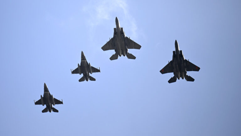 F-15E Strike Eagle: Τα χαρακτηριστικά και συστήματα άμυνας του αμερικανικού μαχητικού που κατέρριψε το Ιράν