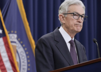 Fed: : Έκλεισε η έρευνα για τον Πάουελ - Ανοίγει ο δρόμος για την επικύρωση του Γουόρς