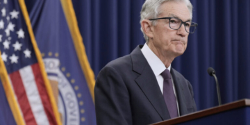 Fed: : Έκλεισε η έρευνα για τον Πάουελ - Ανοίγει ο δρόμος για την επικύρωση του Γουόρς