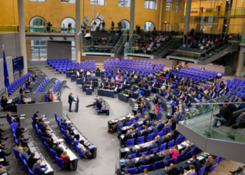 Γερμανία: Μπόνους ως €1.000 σε εργαζόμενους καλούνται να καταβάλουν οι εργοδότες