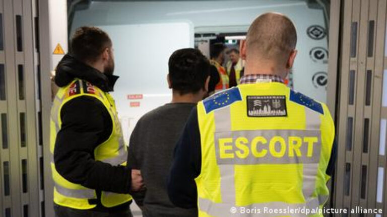 Γερμανία: Περισσότερες απελάσεις, ασφαλέστερες πόλεις;