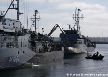 Γερμανία: Προληπτική μεταφορά πολεμικών πλοίων στη Μεσόγειο