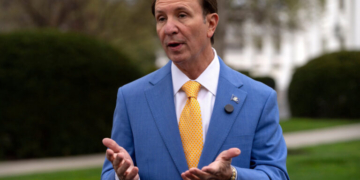 Γροιλανδία: Ο ειδικός απεσταλμένος των ΗΠΑ, Τζεφ Λάντρι, θα συμμετάσχει σε οικονομικό συνέδριο