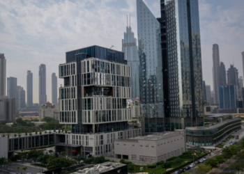 HAE: Επίθεση με πυραύλους και drones δέχεται η χώρα