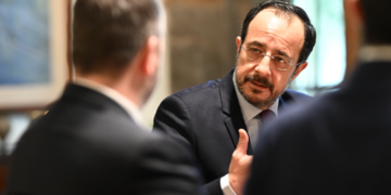 Η Κύπρος δηλώνει έτοιμη να φιλοξενήσει απευθείας συνομιλίες Ισραήλ–Λιβάνου