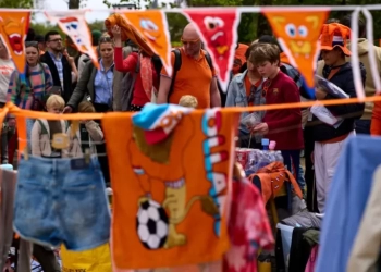 Η Ολλανδία στα πορτοκαλί για να γιορτάσει τα γενέθλια του βασιλιά Βίλεμ-Αλεξάντερ - Δείτε φωτό