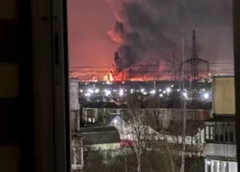 Η Ουκρανία έπληξε ρωσικό διυλιστήριο στο Γιάροσλαβλ - Δείτε βίντεο