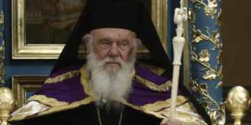 Ιερώνυμος: Καταδικάζει τη βεβήλωση αγάλματος του Ιησού Χριστού - Έκκληση για ειρήνη 