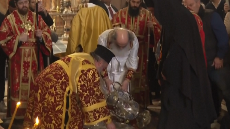Ιεροσόλυμα: Η Τελετή του Νιπτήρος μετά την επαναλειτουργία του Παναγίου Τάφου - Δείτε βίντεο