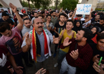 Ιράκ: Εξαγριωμένοι διαδηλωτές εισέβαλαν στο προξενείο του Κουβέιτ