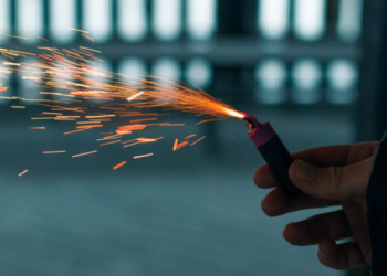 Ηράκλειο: Μία σύλληψη για κατοχή εκατοντάδων κροτίδων