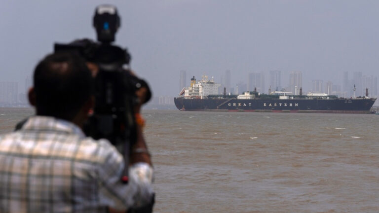 Ιράν για Στενό του Ορμούζ: «Κανένα λιμάνι δεν θα μείνει ασφαλές αν κινδυνέψουν τα ιρανικά λιμάνια»