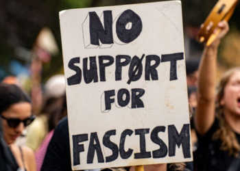 Ιταλία: Ζευγάρι που συμμετείχε σε πορεία κατά του ναζισμού τραυματίστηκε με αεροβόλο από άγνωστο