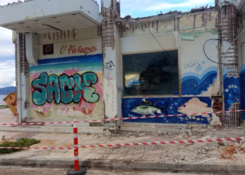 Κόρινθος: «Δούλευαν κομπρεσέρ, έριχναν τους τοίχους το πρωί» - Μαρτυρία για την τραγωδία με τη 43χρονη