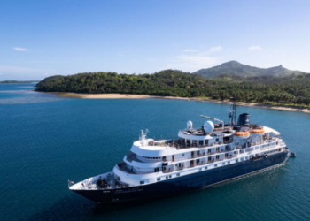 Κρουαζιερόπλοιο προσάραξε σε ύφαλο στα Φίτζι, κίνδυνος για πετρελαιοκηλίδα