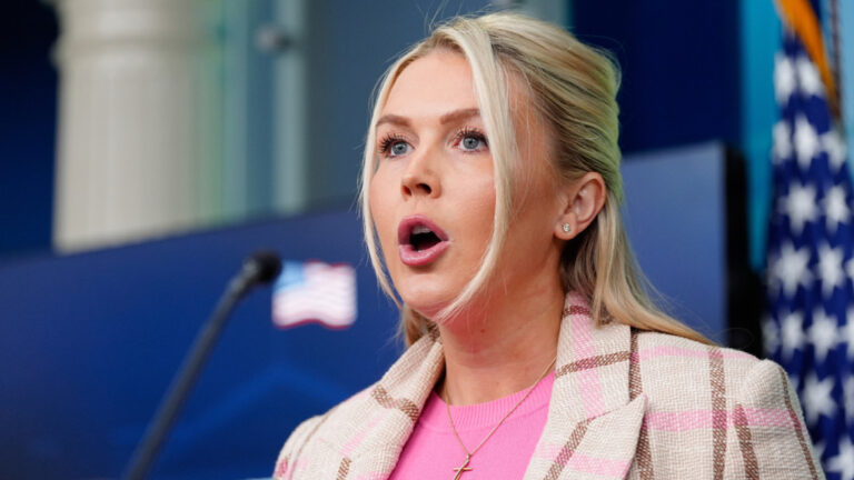 Λέβιτ: «Ο Τραμπ είναι ατρόμητος - Είναι πρόθυμος να θέσει σε κίνδυνο τη ζωή του»