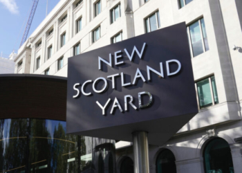 Λονδίνο: Έρευνα για το ενδεχόμενο εμπλοκής ιρανικών «εντολοδόχων» σε εμπρησμούς εβραϊκών στόχων