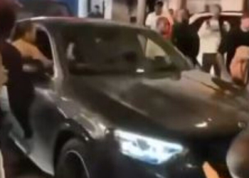 Λονδίνο: Σύλληψη 29χρονης influencer για απόπειρα ανθρωποκτονίας – Παρέσυρε πεζούς με αυτοκίνητο