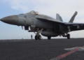 Μαχητικά των ΗΠΑ απογειώνονται από το USS Abraham Lincoln για επιθέσεις κατά του Ιράν - Δείτε βίντεο